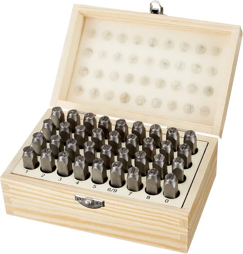 Vista 6 de Amazon Basics Kit de sellos de metal con alfabeto y número de 36 piezas con estuche de madera, 4/25 pulgadas