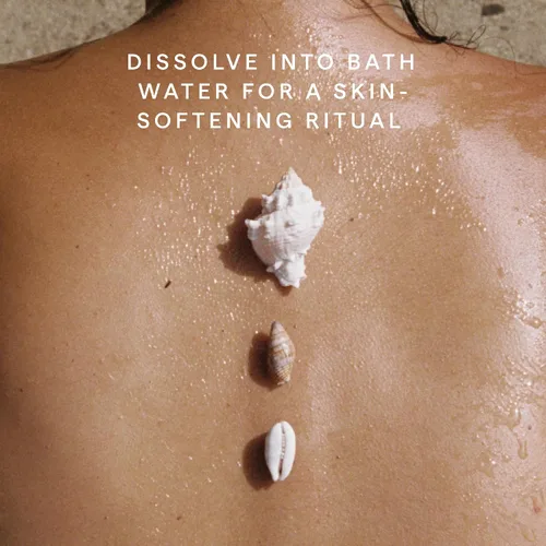 Vista 9 de HERBIVORE Coconut Milk Bath Soak Deeply Hydrating + Skin Softening, Soothing Light Coconut Scent, Vegan, Plant-Based