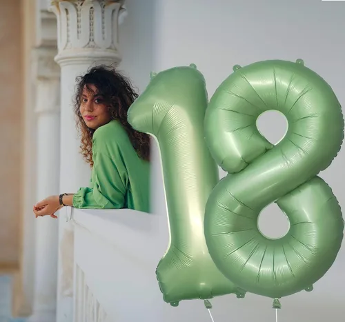 Vista 4 de Globos verdes del número 0 de 40 pulgadas, decoración de fiesta verde mate, globo grande de cumpleaños retro verde oliva para decoración de fiesta