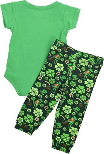 Vista 2 de Unique Baby Mameluco unisex para el día de San Patricio con texto en inglés "Who Needs L