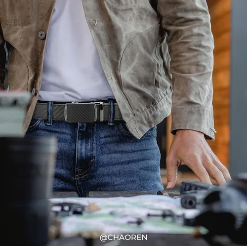 Vista 3 de CHAOREN Cinturón para hombre de cuero con trinquete - Ajuste personalizable, estilo sin esfuerzo (35 mm)