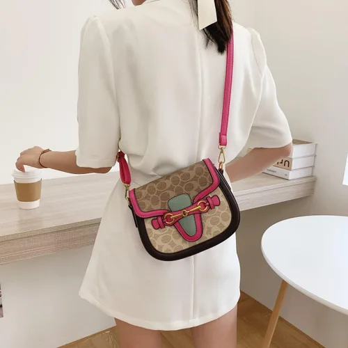 Vista 5 de Bolsos cruzados pequeños para mujer - Bolso de cuero - Diseño de moda - Hebilla dorada