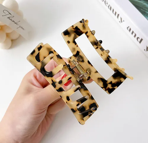 Vista 7 de 4 piezas de pinzas para el cabello, pasadores de cabello de acetato en forma de plátano, pinzas de mandíbula de mariposa francesa, horquilla