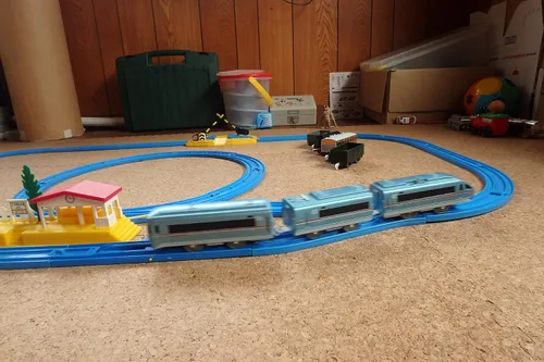 Vista 5 de Pla-rail ¡Comienza a construir pla-riel! Juego de rieles básicos.