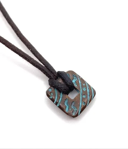 Vista 3 de Collar cuadrado de surfista para hombre, joyería bohemia para hombre, accesorios tribales y nativos, vibraciones de verano, gargantilla estética