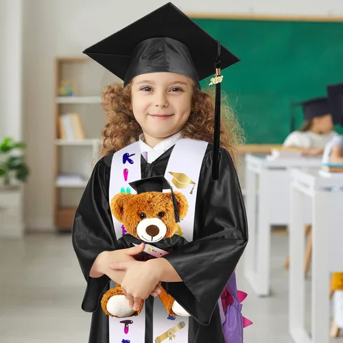 Vista 4 de Sintuff 7 piezas de gorro de graduación de jardín de infantes 2023 accesorios de graduación preescolar estola borla banda encanto oso regalos