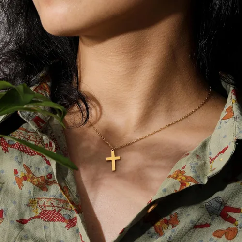 Vista 7 de Delicado collar de cruz dorada para mujer, regalo de cruz para nieta, hija, mamá, abuela, sobrina, mejores amigas, hermana, gargantilla pequeña