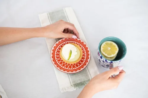 Vista 7 de Annovero - Platos de Postre - Plato Pequeño de 6 Pulgadas para Aperitivo, Pastel, Snack, Tarta, Cóctel - Apto para Microondas - Mini Platillo