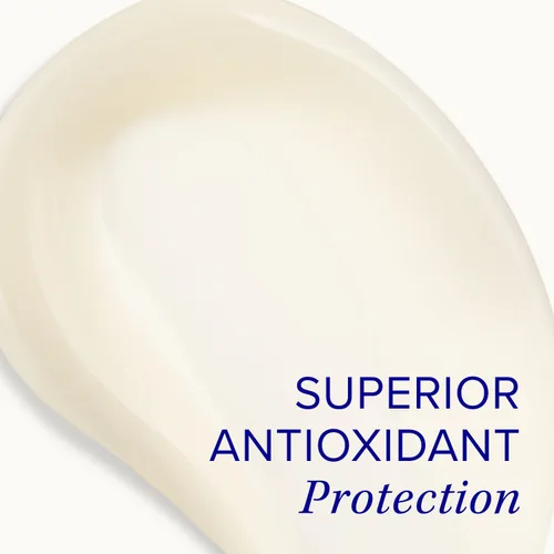 Vista 2 de iS CLINICAL Complejo iluminador, complejo iluminador de la piel, aborda las manchas de la edad