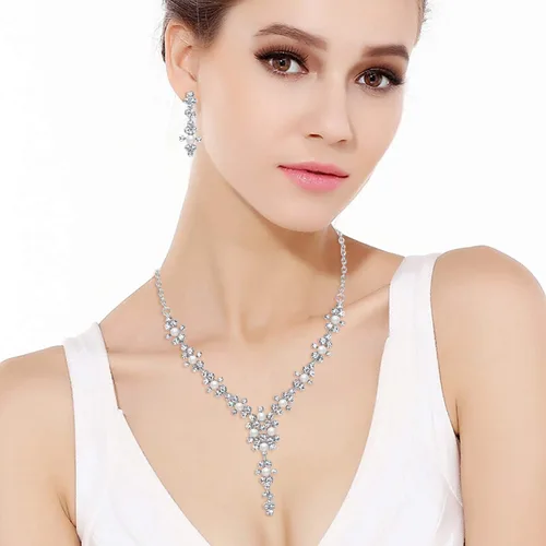 Vista 2 de EVER FAITH Juego de pendientes elegantes de perlas de imitación de cristal para mujer