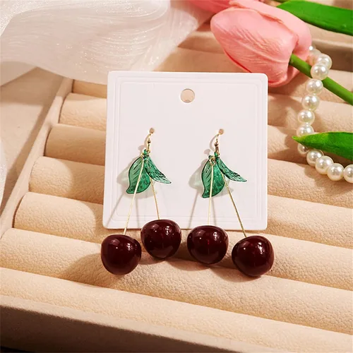 Vista 7 de Aretes colgantes de cereza para mujer, bonitos y realistas, ligeros, con frutas, hechos a mano, cereza roja con borla de hoja, aretes colgantes 3D