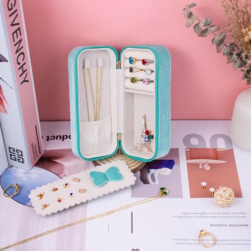 Vista 8 de SANQIANWAN Joyero de viaje de terciopelo de felpa para mujer, organizador de lujo y esponjoso, portátil, pequeño, mini rejilla, joyero para aretes