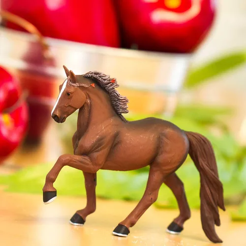 Vista 2 de Safari Ltd. Figura de caballo caminante de Tennessee – Figura realista de 5.25 pulgadas – Juguete educativo para niños, niñas y niños a partir de 3