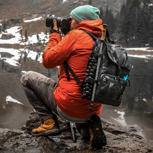 Vista 2 de Apricoat Adventure 2.0 - Chaqueta de invierno cálida aislada, con capucha, impermeable y resistente al viento para viajes, senderismo, senderismo