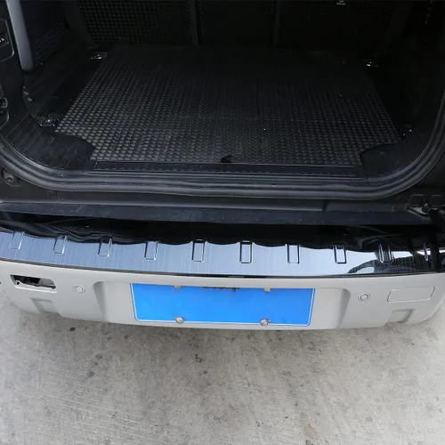 Vista 6 de Cubierta protectora de placa protectora de parachoques trasero exterior de acero inoxidable para Land Rover Defender 110 2020 2021 Accesorios