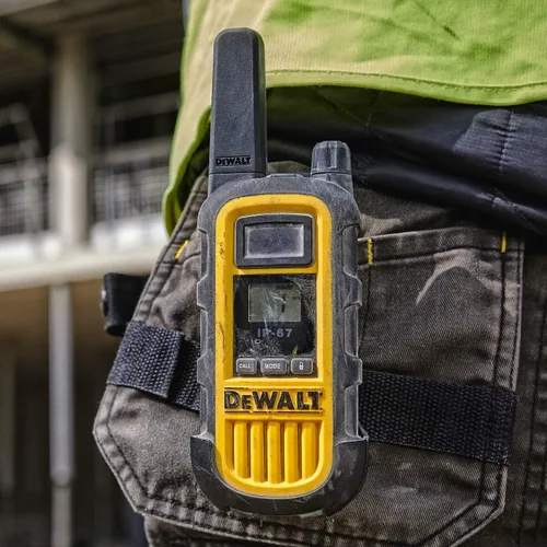 Vista 3 de DEWALT DXFRS800 - Walkie Talkies resistentes de 2 vatios (paquete de 6) y pilas alcalinas Energizer AA y AAA (48 unidades)