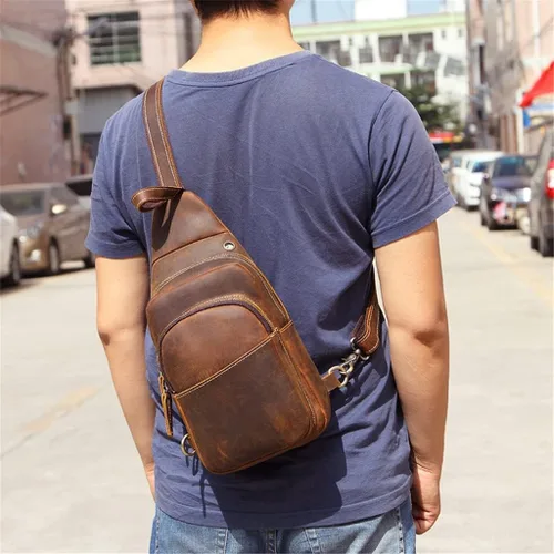 Vista 5 de Ztimi Bolso de pecho de cuero retro para hombre, bolso de mensajero de moda, mochila de cuero para hombre (color A Tamaño 11.8 x 4.7 x 7.1in)