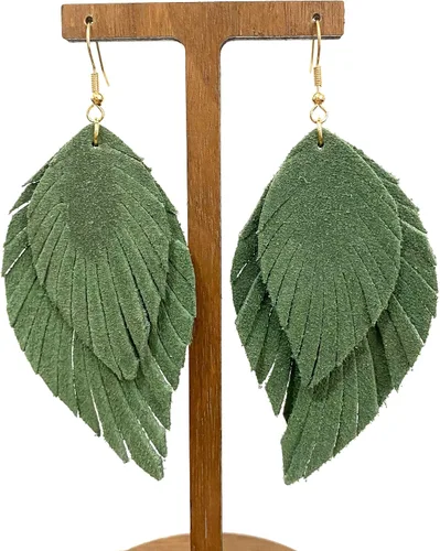 Vista 2 de Aretes colgantes hechos a mano, de piel auténtica, con flecos, de doble pluma, de color ligero, de poliuretano, para mujeres y niñas, joyería de moda