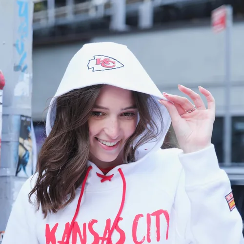 Vista 4 de Ultra Game Sudadera con capucha oficial de la NFL con cuello de lazo súper suave para mujer