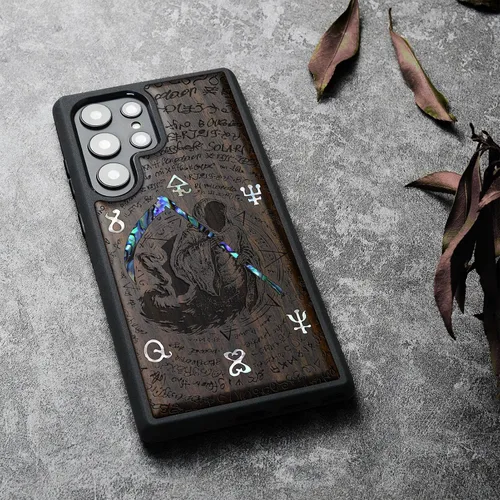 Vista 3 de Carveit Funda hecha a mano para Galaxy S22 Ultra (segadora de llantas)