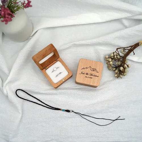 Vista 7 de Anillos de compromiso personalizados a juego para parejas, juego de anillos de boda de acero inoxidable dorado para él y ella, anillos de pareja