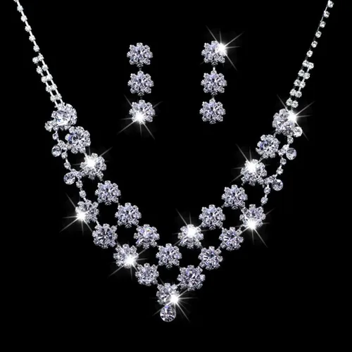 Vista 3 de Wekicici Juego de collar y aretes de diamantes de imitación de flores para novia, gargantilla de cristal brillante, accesorios de boda para mujeres