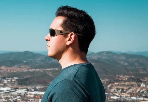 Vista 4 de Gatorz Magnum - Gafas de sol polarizadas de aluminio hechas a mano, fabricadas en los Estados Unidos