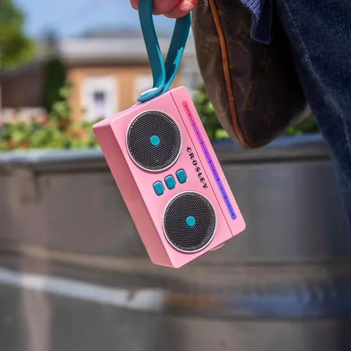 Vista 7 de Crosley CR3050A-FG Mini Boombox Altavoz Bluetooth Portátil Retro con Luces LED, Flamingo