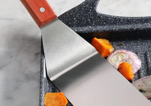 Vista 6 de New Star Foodservice 36336 - Espátula flexible para parrilla con mango de madera, 14.5 pulgadas