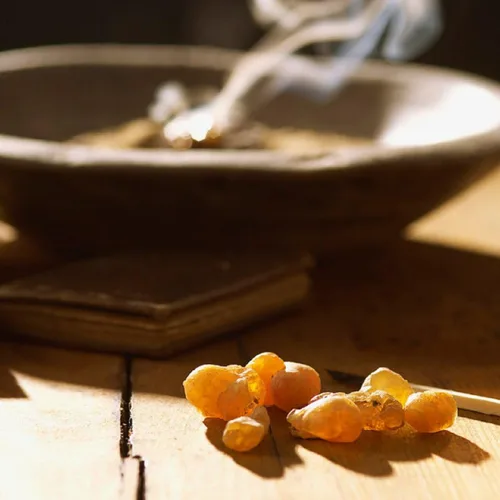 Vista 2 de Aceite de fragancia de incienso y mirra (botella de 16 onzas) para hacer velas, hacer jabón, hacer tartas, aerosoles de habitación, lociones