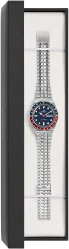 Vista 5 de Timex Pulsera de acero inoxidable Q Timex Reissue de 1.496 in con esfera azul