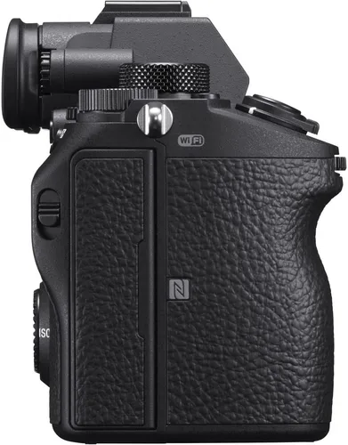 Vista 8 de Sony Cámara sin espejo a7 III (ILCE7M3/B) + tarjeta de memoria de 64 GB + bolsa + lector de tarjetas + trípode flexible + correa de mano + cartera