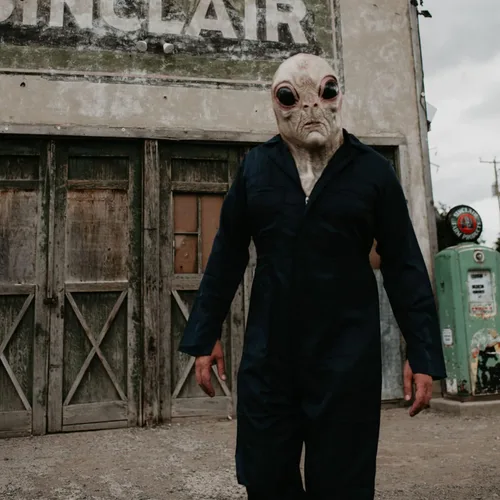Vista 5 de Deja Boo Máscara de alienígena para adultos, disfraz realista para adultos, cabeza de cosplay espeluznante, máscara de fiesta de cara completa