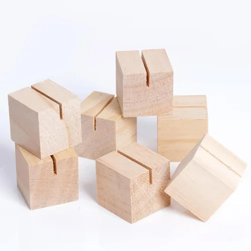 Vista 5 de 20 portatarjetas de madera para colocar tarjetas de mesa, soportes para letreros pequeños, tarjetero de madera rústica con tarjetas de papel marrón