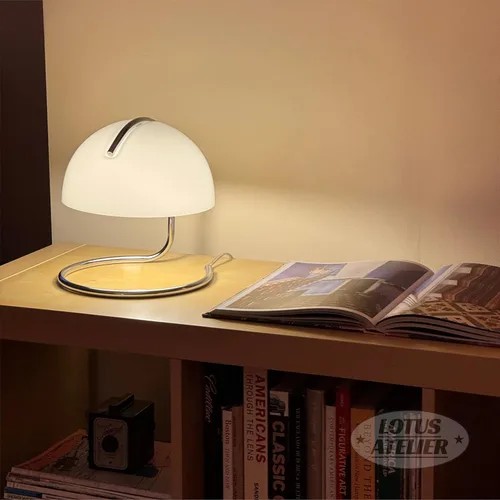 Vista 2 de Lámpara de mesa Lotus Atelier de cromo Bauhaus Lámpara de mesa retro de hongo para estética de habitación, iluminación moderna para dormitorio