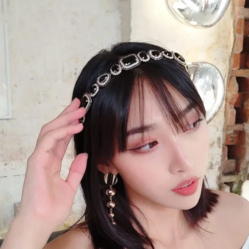 Vista 2 de Wiwpar Diadema de diamantes de imitación - Negro, 5.5*5.1 in - Accesorio para el cabello de mujer