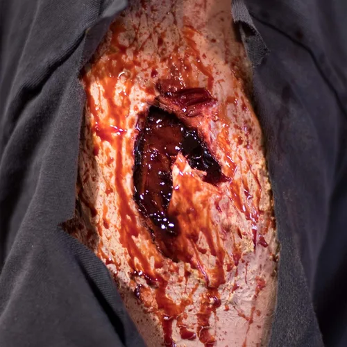 Vista 3 de Graftobian Kit de maquillaje especial FX para trauma severo de lujo