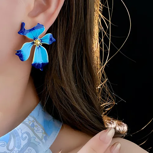 Vista 3 de Aretes de flores plateadas medievales vintage para mujer, hipoalergénicos
