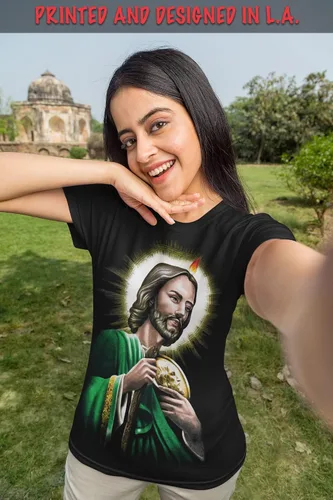 Vista 3 de Camiseta gráfica para mujer, diseño de San Judas de Tadeo, San Judas Patron, católico