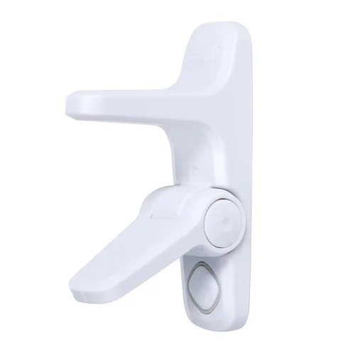 Vista 3 de Safety 1st OutSmart - Cerradura de palanca de puerta a prueba de niños, 1 unidad (paquete de 1) y protectores de enchufes, 36