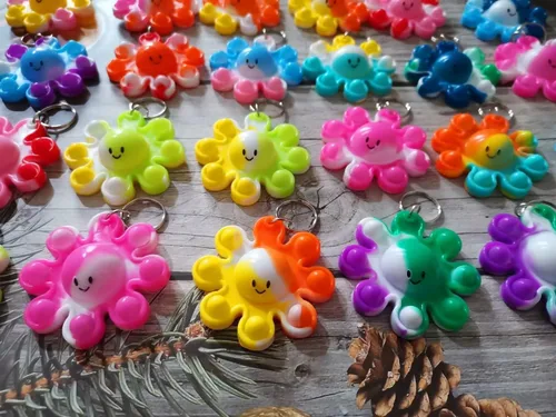 Vista 4 de Paquete de 30 llaveros de mochila de pulpo a granel para estudiantes, regalos y recuerdos de fiesta de Navidad de pulpo, premio de burbujas