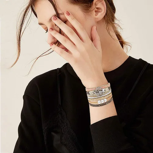 Vista 3 de Leather Wrap Bracelet Set 3Pack Wrist Cuff Bracelet for Women Multilayer Magnetic Clasp Bracelet Feather Tree Bead Crystal Bracelet