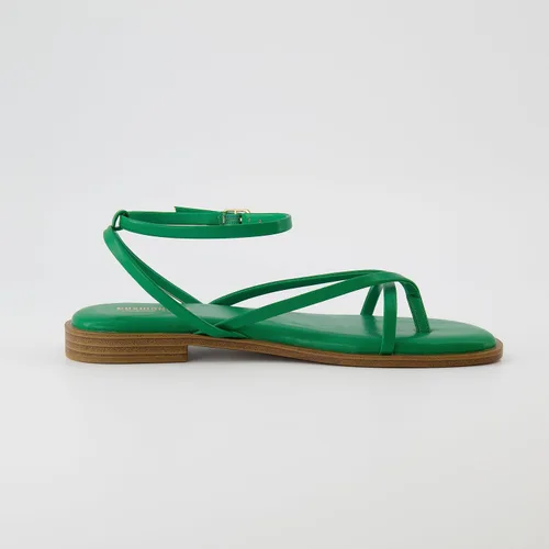 Vista 4 de CUSHIONAIRE Sandalia plana con tiras Vida para mujer + espuma viscoelástica y anchos disponibles