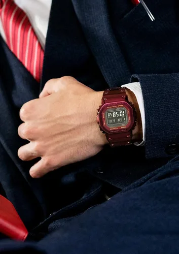Vista 2 de Casio G-Shock GMW-B5000RD-4JF - Reloj solar rojo con radio conectada (productos originales nacionales de Japón), Rojo