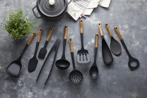 Vista 6 de STAUB 40503-107 - Cuchara para servir (madera de acacia, 12.2 in), color negro