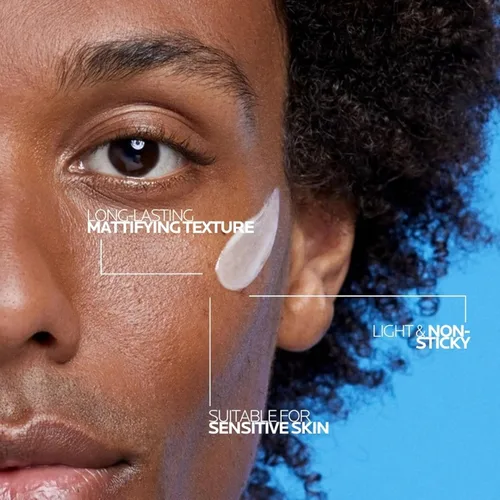 Vista 2 de La Roche-Posay Effaclar Mat, hidratante diario para pieles grasas, reduce visiblemente el aspecto de los poros, hidratante matificante sin aceite