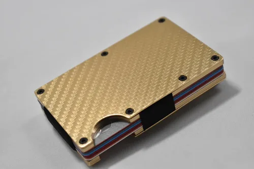 Vista 6 de Cartera de aluminio minimalista delgada de fibra de carbono con bloqueo RFID y clip para dinero para hombres y mujeres Gran regalo para papá marido