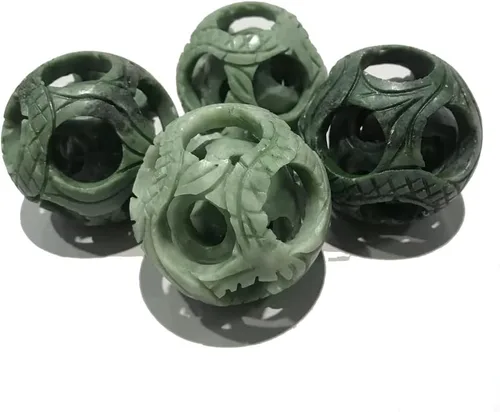 Vista 4 de Bolas de Baoding talladas en piedra de jade verde natural de 2 pulgadas, 2 unidades de bolas de estrés chinas para terapia de manos, bolas de masaje