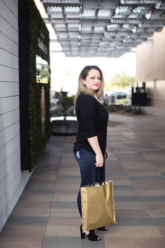 Vista 4 de Funiverse Paquete de 24 bolsas de compras grandes de oro metálico o bolsas de regalo