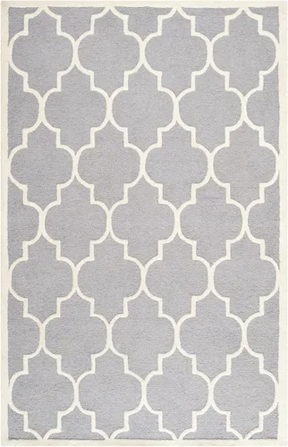 Vista 50 de Tapete Safavieh de la colección Cambridge, modelo CAM134X, hecho a mano, de lana de primera calidad, formas geométricas marroquíes, color gris